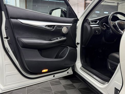 Used 2019 INFINITI QX50 Essential w/ Proactive Package image 5
