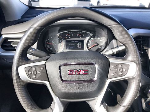 Used 2023 GMC Acadia SLE w/ Driver Convenience Package image 14