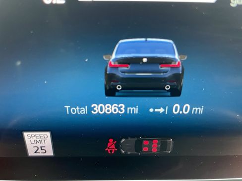 Used 2023 BMW 330i xDrive 330i xDrive w/ Driving Assistance Package image 25