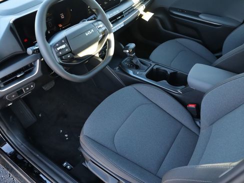 New 2025 Kia K4 LXS image 23