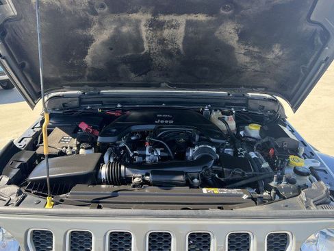 Used 2020 Jeep Wrangler Unlimited Sahara image 29