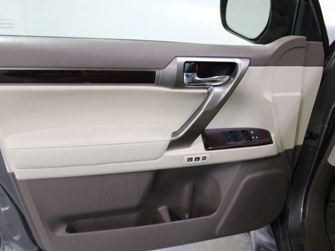 Used 2014 Lexus GX 460 w/ Premium Package AWD/4WD image 17