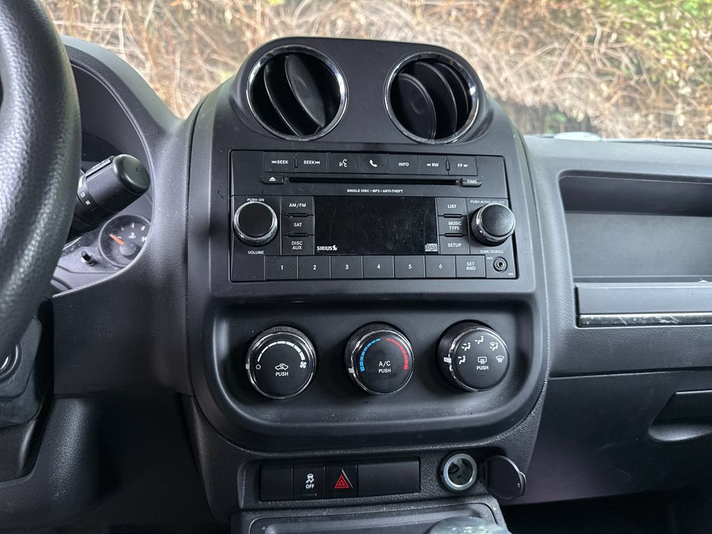 Used 2016 Jeep Patriot Sport FWD image 22