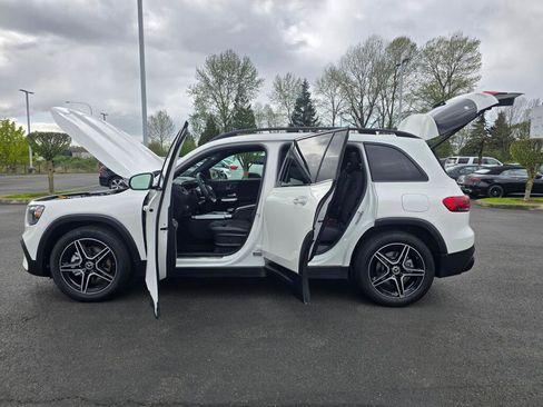 Used 2023 Mercedes-Benz GLB 250 4MATIC w/ AMG Line image 12