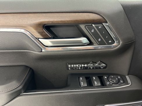 Used 2024 Chevrolet Silverado 1500 High Country image 21