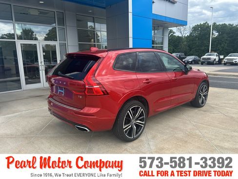 Used 2021 Volvo XC60 T5 R-Design AWD/4WD image 4