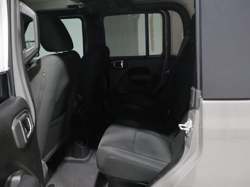 Used 2022 Jeep Gladiator Sport AWD/4WD image 17