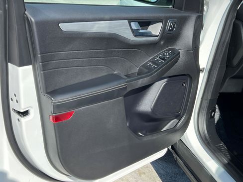Used 2023 Ford Escape Platinum w/ Premium Technology Package AWD/4WD image 10