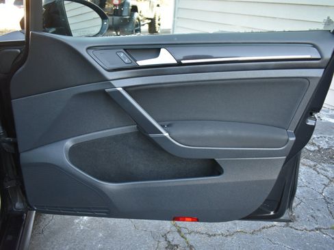 Used 2017 Volkswagen GTI S image 37