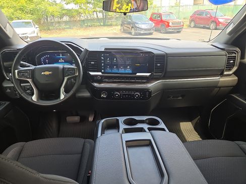 Used 2023 Chevrolet Silverado 1500 LT AWD/4WD image 22