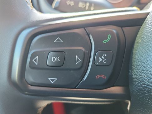 Used 2024 Jeep Gladiator Sport image 17