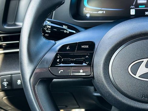 Used 2025 Hyundai Elantra Sport w/ Cargo Package image 21