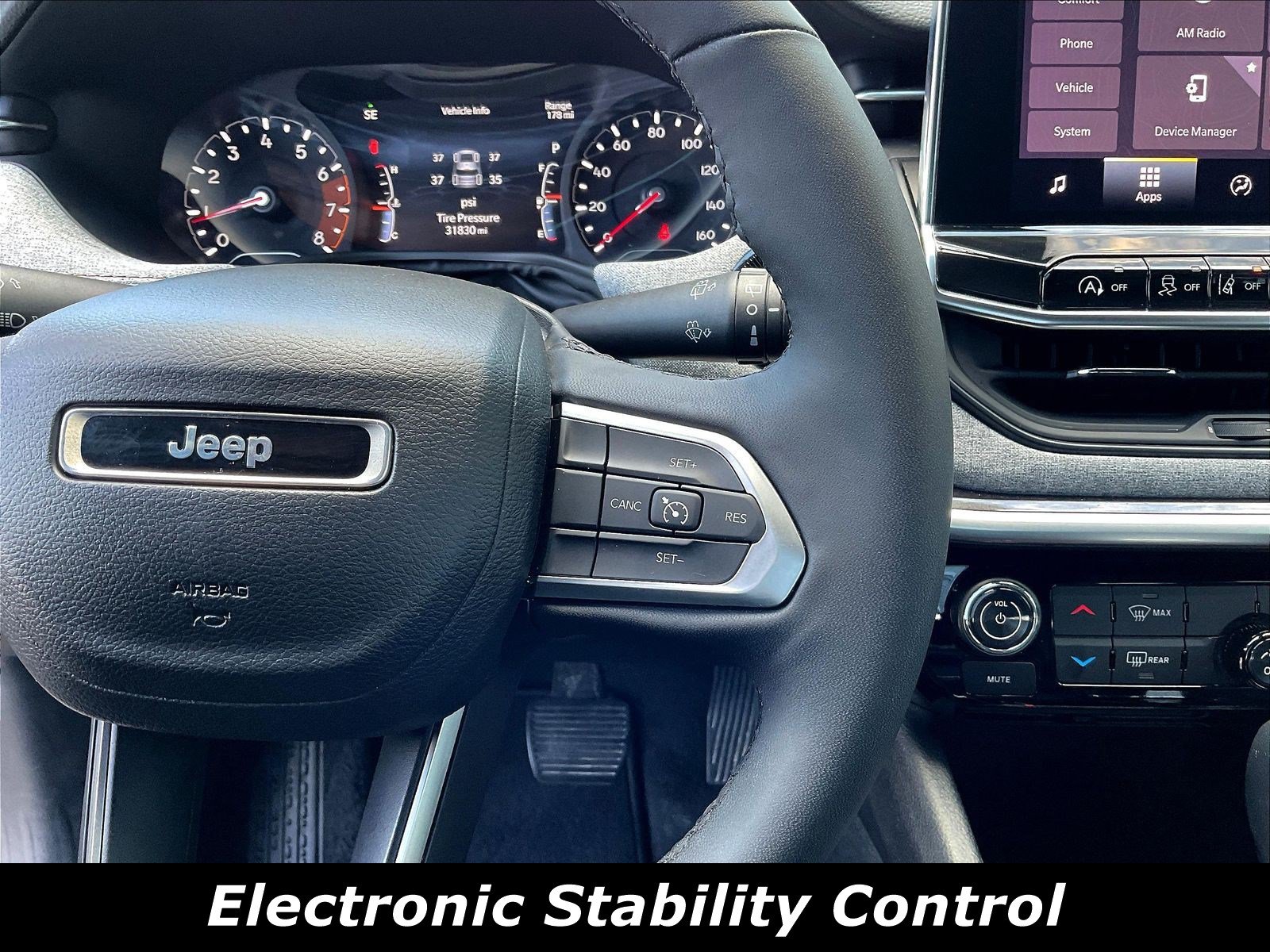 Used 2023 Jeep Compass Latitude AWD/4WD image 12