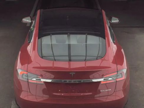 Used 2021 Tesla Model S Long Range Plus image 3