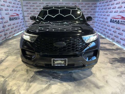 Used 2020 Ford Explorer XLT w/ Comfort Package AWD/4WD image 4
