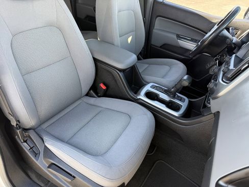 Used 2015 Chevrolet Colorado LT w/ LT Convenience Package image 11