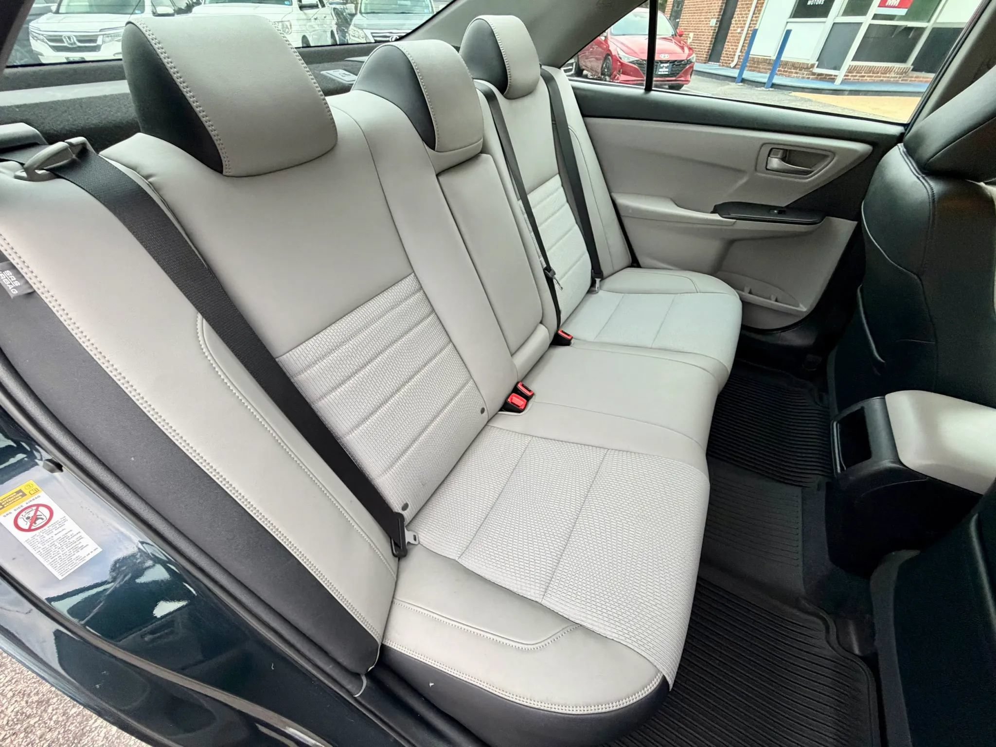 Used 2017 Toyota Camry SE FWD image 10