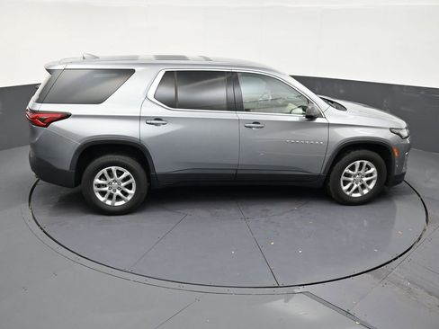 Used 2023 Chevrolet Traverse LS FWD image 17