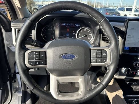 Used 2024 Ford Expedition Max XLT image 17