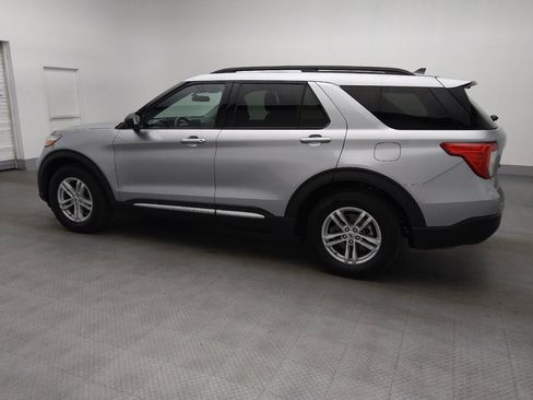 Used 2024 Ford Explorer XLT w/ Equipment Group 202A image 3