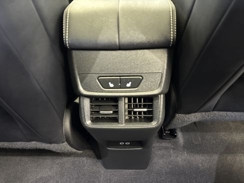 Used 2025 GMC Terrain Elevation w/ Elevation Premium Package AWD/4WD image 28