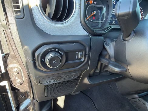 Certified 2026 Jeep Wrangler Unlimited Sahara AWD/4WD image 25