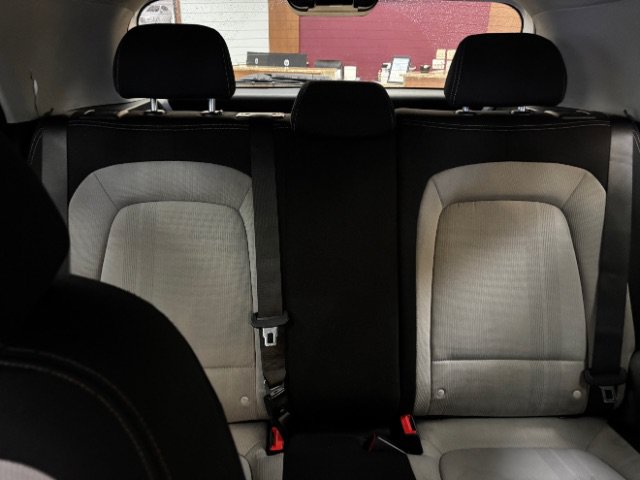 Used 2024 Hyundai Venue SEL FWD image 14