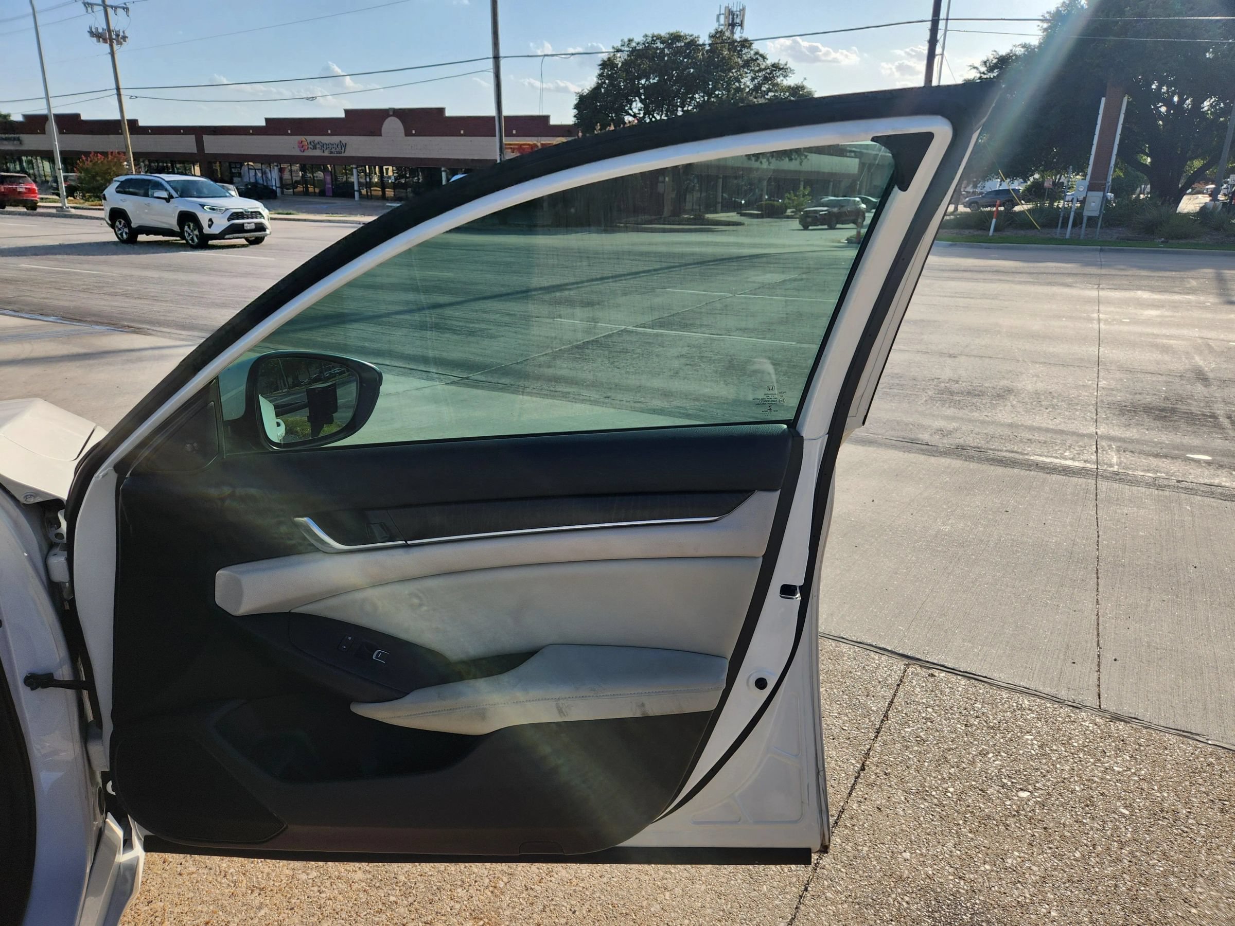 Used 2018 Honda Accord EX-L image 15