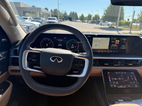 Certified 2025 INFINITI QX80 Luxe AWD/4WD image 5
