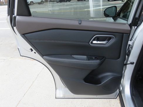 Used 2021 Nissan Rogue SL AWD/4WD image 30
