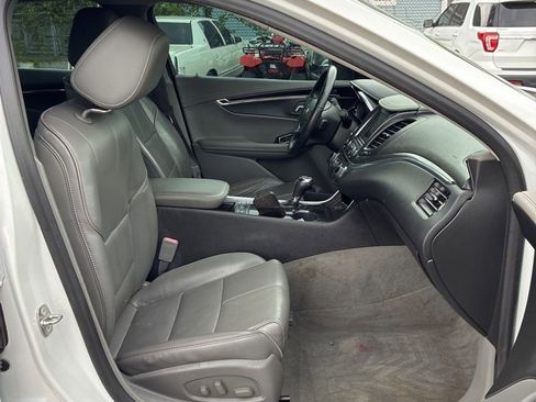 Used 2017 Chevrolet Impala Premier w/ Enhanced Convenience Package FWD image 6