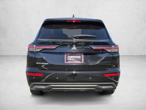 Used 2025 Mitsubishi Outlander ES AWD/4WD image 7