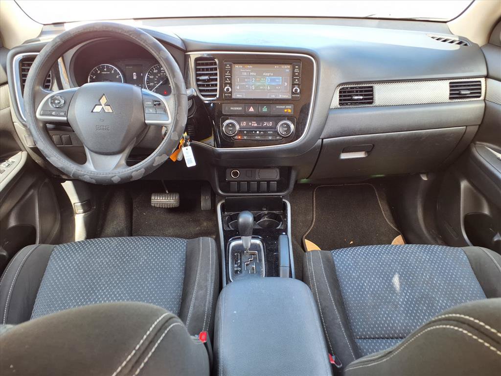 Used 2018 Mitsubishi Outlander ES FWD image 11