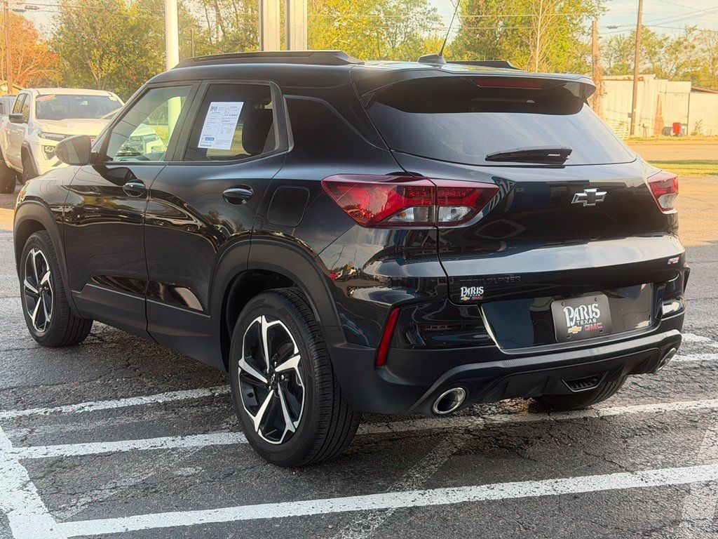 Used 2023 Chevrolet TrailBlazer RS w/ Sun and Liftgate Package FWD image 7