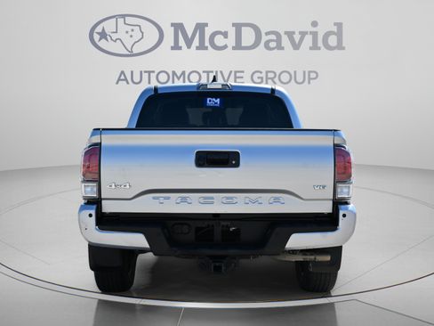 Used 2022 Toyota Tacoma Limited AWD/4WD image 7
