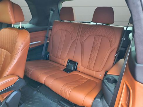 Used 2022 BMW X7 M50i image 30