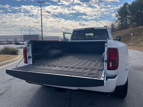 New 2025 RAM 3500 Laramie image 22
