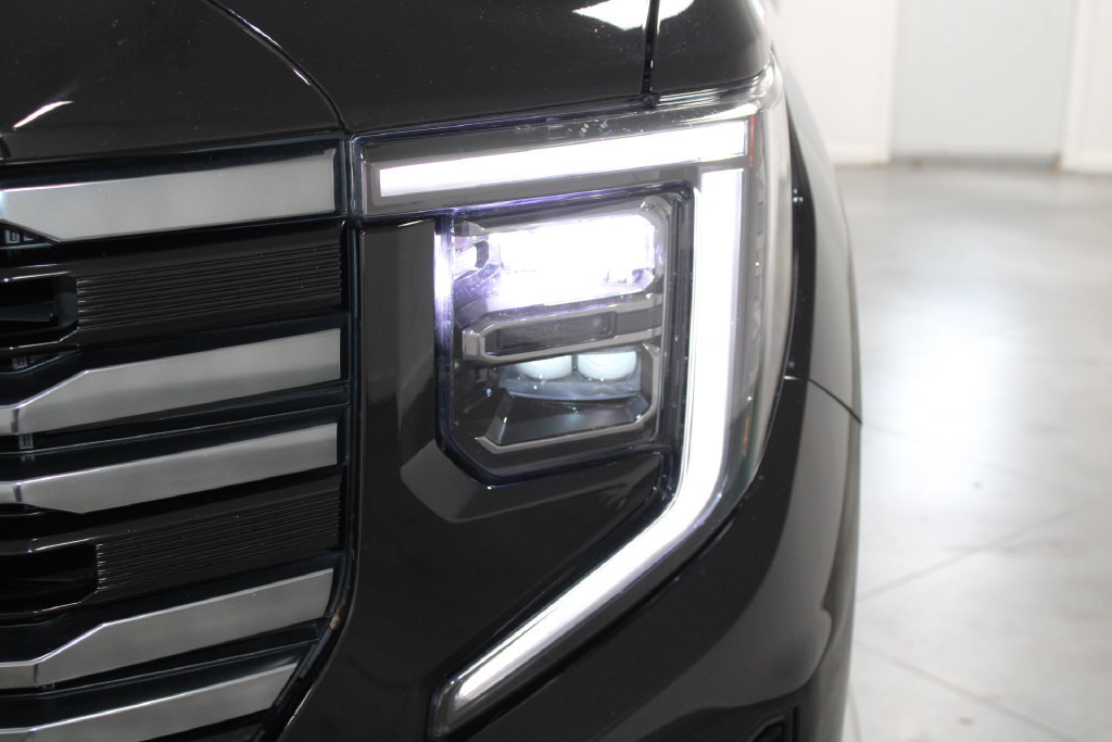Used 2025 GMC Sierra 1500 AT4 w/ AT4 Premium Package AWD/4WD image 12