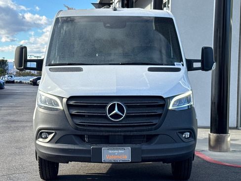 New 2024 Mercedes-Benz Sprinter 4500 image 8