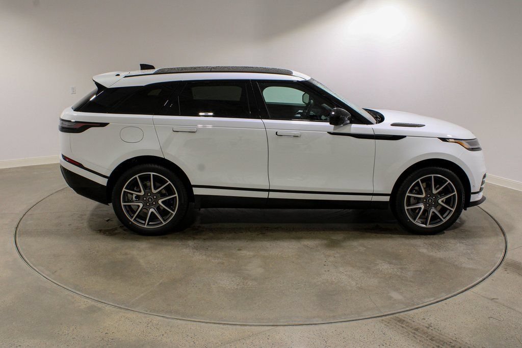 Certified 2026 Land Rover Range Rover Velar Dynamic SE AWD/4WD image 6