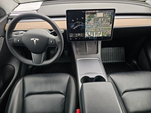 Used 2021 Tesla Model Y Long Range AWD/4WD image 22