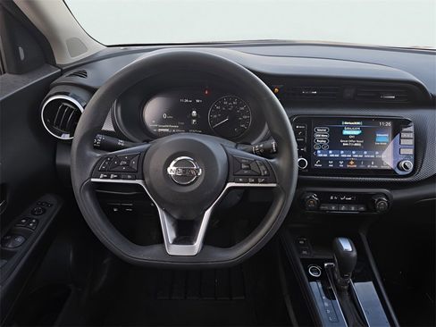 Used 2021 Nissan Kicks SV image 16