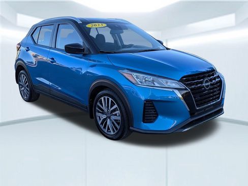Used 2023 Nissan Kicks SV image 9