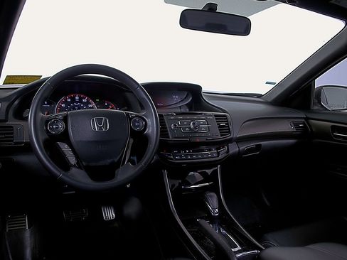 Used 2017 Honda Accord Sport image 12