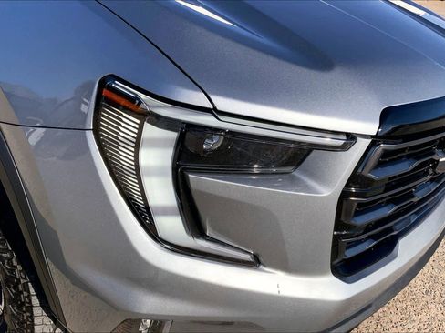 Certified 2025 GMC Acadia AT4 image 28