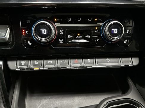 Used 2024 GMC Sierra 2500 AT4 w/ AT4 Premium Plus Package AWD/4WD image 68