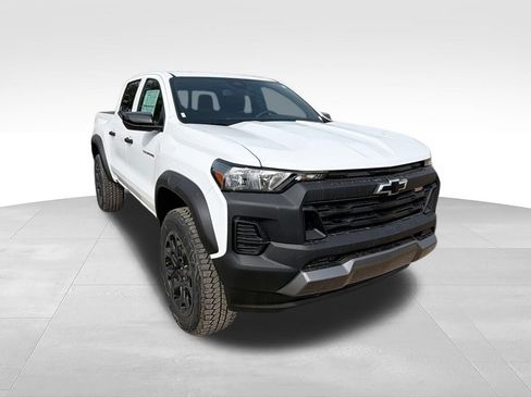 New 2026 Chevrolet Colorado Trail Boss AWD/4WD image 2