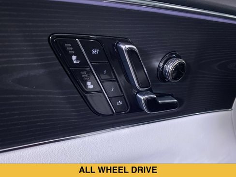 Certified 2024 Cadillac Lyriq Luxury AWD/4WD image 9