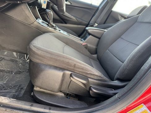 Used 2018 Chevrolet Cruze LT image 8