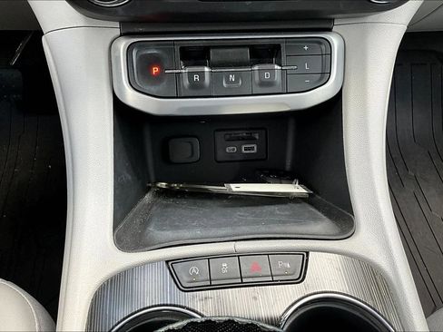 Used 2020 GMC Acadia SLT w/ Premium Package AWD/4WD image 16